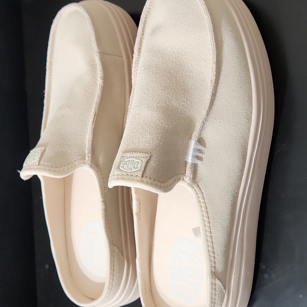 Hey Dude Women's Cream Slip-On Loafers. 10